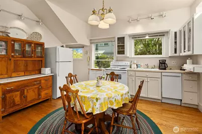 522 Dayton Street, Edmonds, WA 98020 - Photo 8