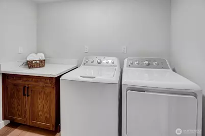 1400 Bellevue Way SE #1, Bellevue, WA 98004 - Photo 22