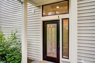 1400 Bellevue Way SE #1, Bellevue, WA 98004 - Photo 2