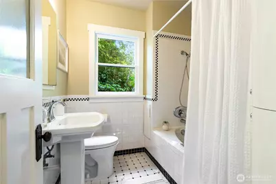 5018 Latona Avenue NE, Seattle, WA 98105 - Photo 20