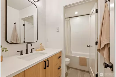 2769 59th Avenue SW #B, Seattle, WA 98116 - Photo 10