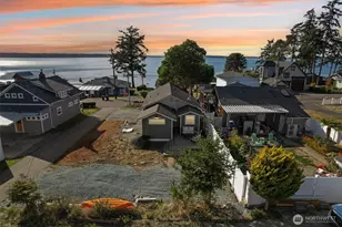 174 N Sunset Dr, Camano Island, WA 98282 - Photo 4