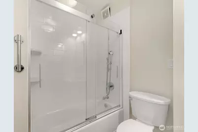 516 E Thomas Street #202, Seattle, WA 98102 - Photo 26