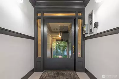 516 E Thomas Street #202, Seattle, WA 98102 - Photo 4