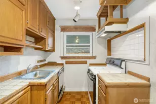 516 E Thomas St, Seattle, WA 98102 - Photo 22