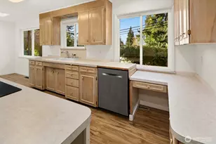 6633 NE Arrowhead Dr, Kenmore, WA 98028 - Photo 8