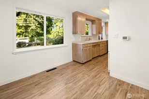 6633 NE Arrowhead Dr, Kenmore, WA 98028 - Photo 6