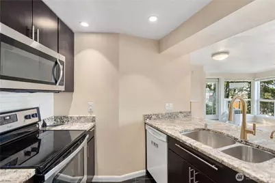530 Melrose Avenue E #301, Seattle, WA 98102 - Photo 6