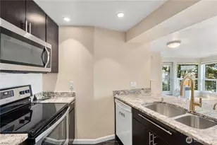 530 Melrose Ave E, Seattle, WA 98102 - Photo 6