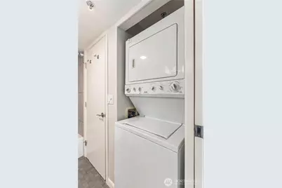 530 Melrose Avenue E #301, Seattle, WA 98102 - Photo 14