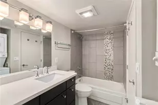 530 Melrose Ave E, Seattle, WA 98102 - Photo 12