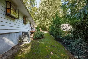 12832 Holiday Dr NE, Kirkland, WA 98034 - Photo 28