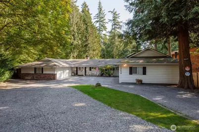 12832 Holiday Drive NE, Kirkland, WA 98034 - Photo 2
