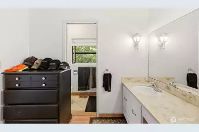 12832 Holiday Drive NE, Kirkland, WA 98034 - Photo 26
