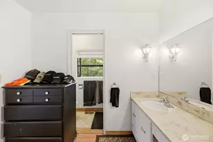 12832 Holiday Dr NE, Kirkland, WA 98034 - Photo 26
