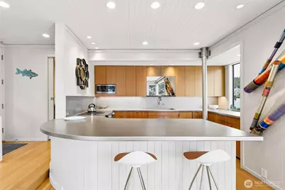 2017 Fairview Avenue E #I, Seattle, WA 98102 - Photo 4