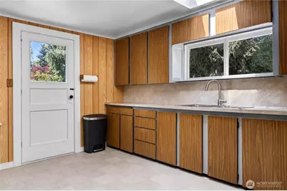 10215 56th Street SE, Snohomish, WA 98290 - Photo 10