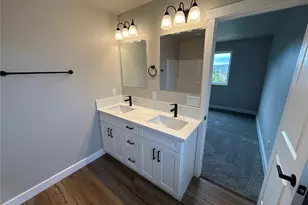 3711 W E St, Bremerton, WA 98312 - Photo 16