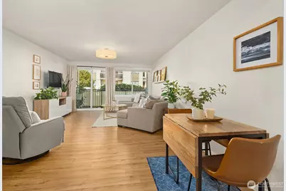 11556 Greenwood Avenue N #102, Seattle, WA 98133 - Photo 1