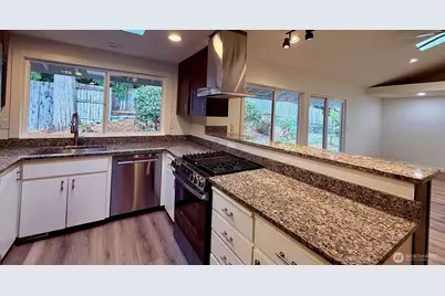 1135 147th Place NE, Bellevue, WA 98007 - Photo 2