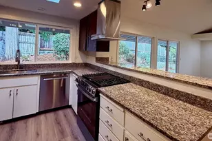 1135 147th Pl NE, Bellevue, WA 98007 - Photo 2