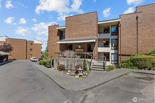 10903 Glen Acres Dr S, Seattle, WA 98168 - Photo 4
