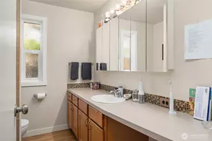 2239 Yale Ave. E., Seattle, WA 98102 - Photo 12