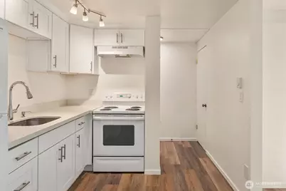 2239 Yale Avenue E, Seattle, WA 98102 - Photo 20
