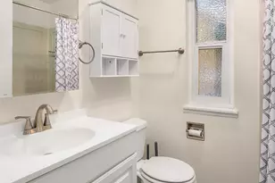 2239 Yale Ave. E., Seattle, WA 98102 - Photo 24