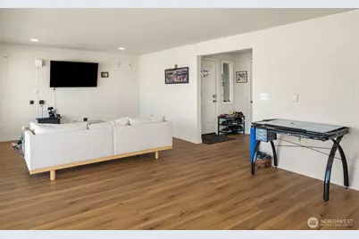 2239 Yale Avenue E, Seattle, WA 98102 - Photo 6