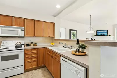 2244 132nd Avenue SE #B208, Bellevue, WA 98005 - Photo 10