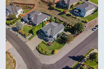 8213 172nd Avenue E, Sumner, WA 98390 - Photo 2