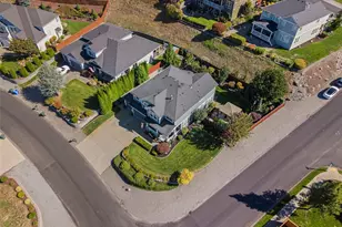 8213 172nd Ave E, Sumner, WA 98390 - Photo 2