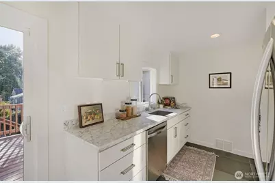 4216 27th Avenue W, Seattle, WA 98199 - Photo 6
