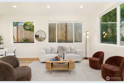 338 NE 90th Street, Seattle, WA 98115 - Photo 4