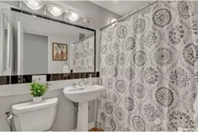 1800 Taylor Avenue N #210, Seattle, WA 98109 - Photo 18