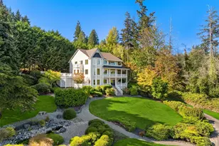 4181 Point White Dr NE, Bainbridge Island, WA 98110 - Photo 2