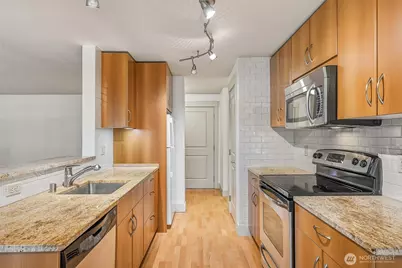 22910 90th Avenue W #E304, Edmonds, WA 98026 - Photo 8