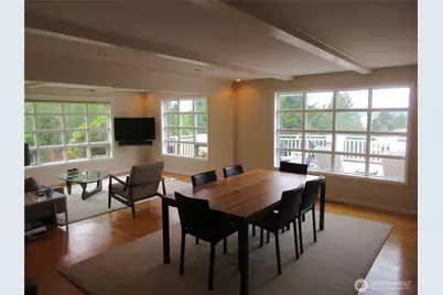 8831 NE 28th Street, Clyde Hill, WA 98004 - Photo 2