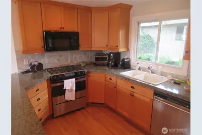 8831 NE 28th Street, Clyde Hill, WA 98004 - Photo 4