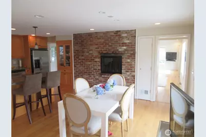8831 NE 28th Street, Clyde Hill, WA 98004 - Photo 8