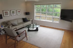 8831 NE 28th St, Clyde Hill, WA 98004 - Photo 10