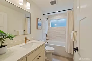 116 N 55th St, Seattle, WA 98103 - Photo 16