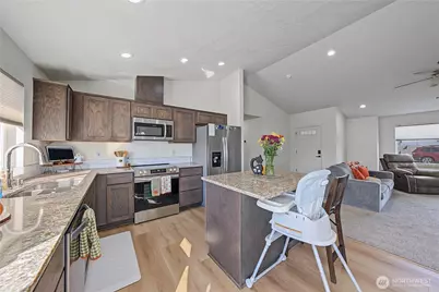 812 E Casacde Street, Othello, WA 99344 - Photo 4