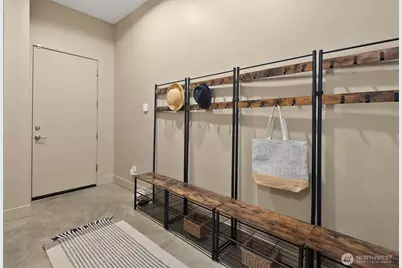 4025 Burton Place W, Seattle, WA 98199 - Photo 36