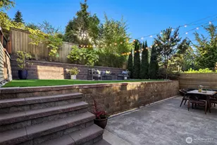 4025 Burton Pl W, Seattle, WA 98199 - Photo 12