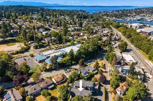 4025 Burton Pl W, Seattle, WA 98199 - Photo 2