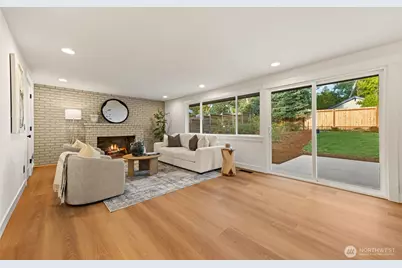 11516 Bartlett Avenue NE, Seattle, WA 98125 - Photo 8