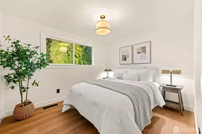 11516 Bartlett Avenue NE, Seattle, WA 98125 - Photo 22