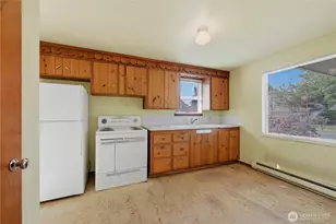9216 30th Ave SW, Seattle, WA 98126 - Photo 4